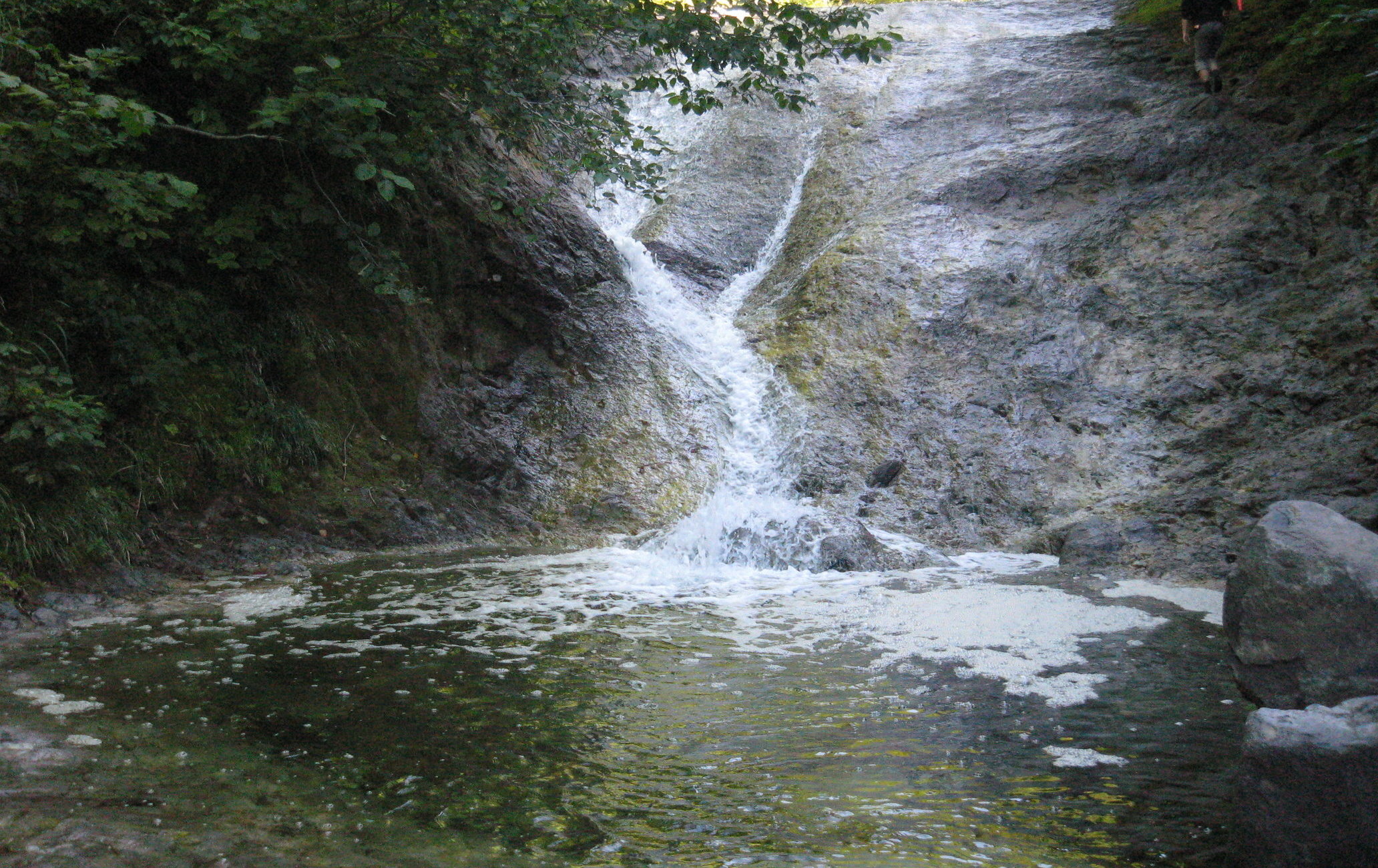 神之水溫泉瀑布