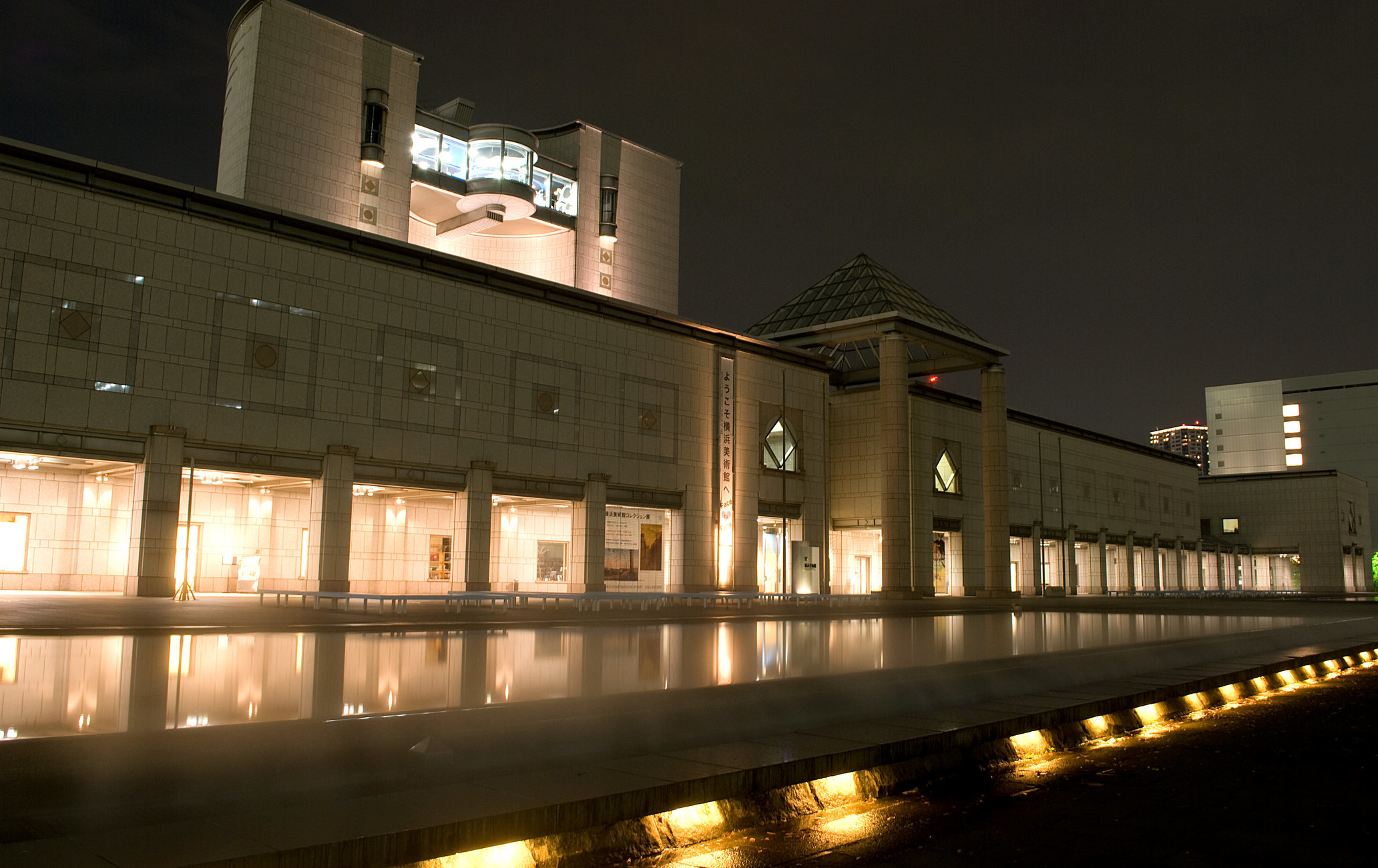 橫濱美術館