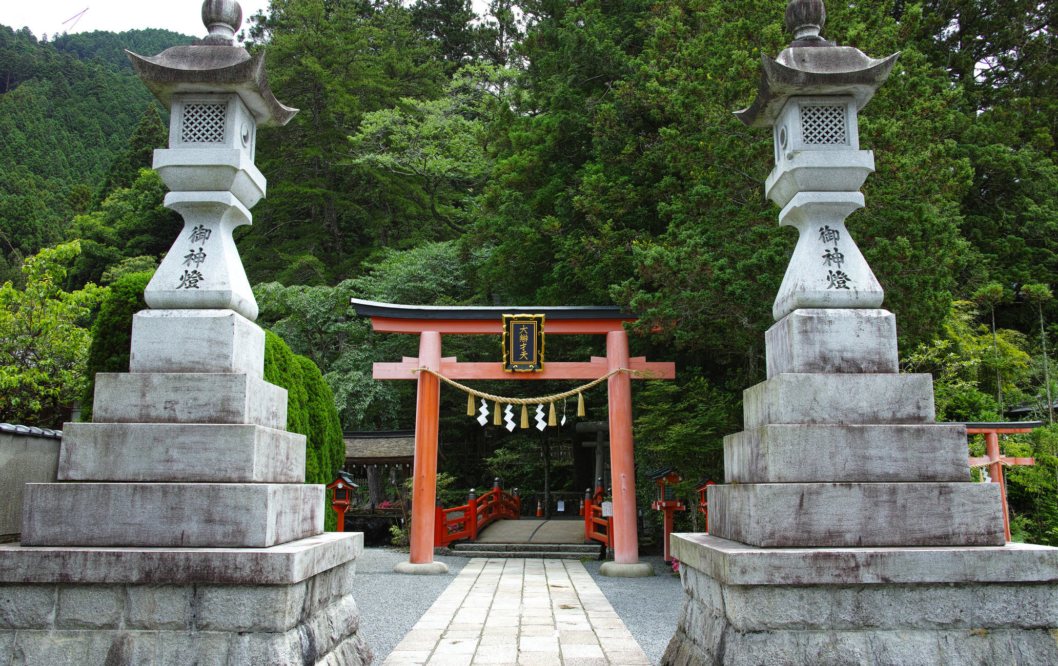 天河大辨財天社