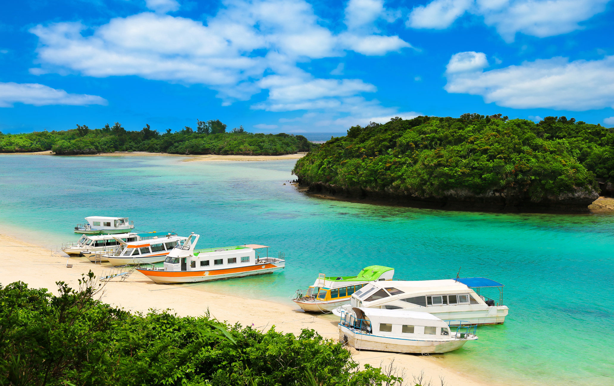 川平灣玻璃底船