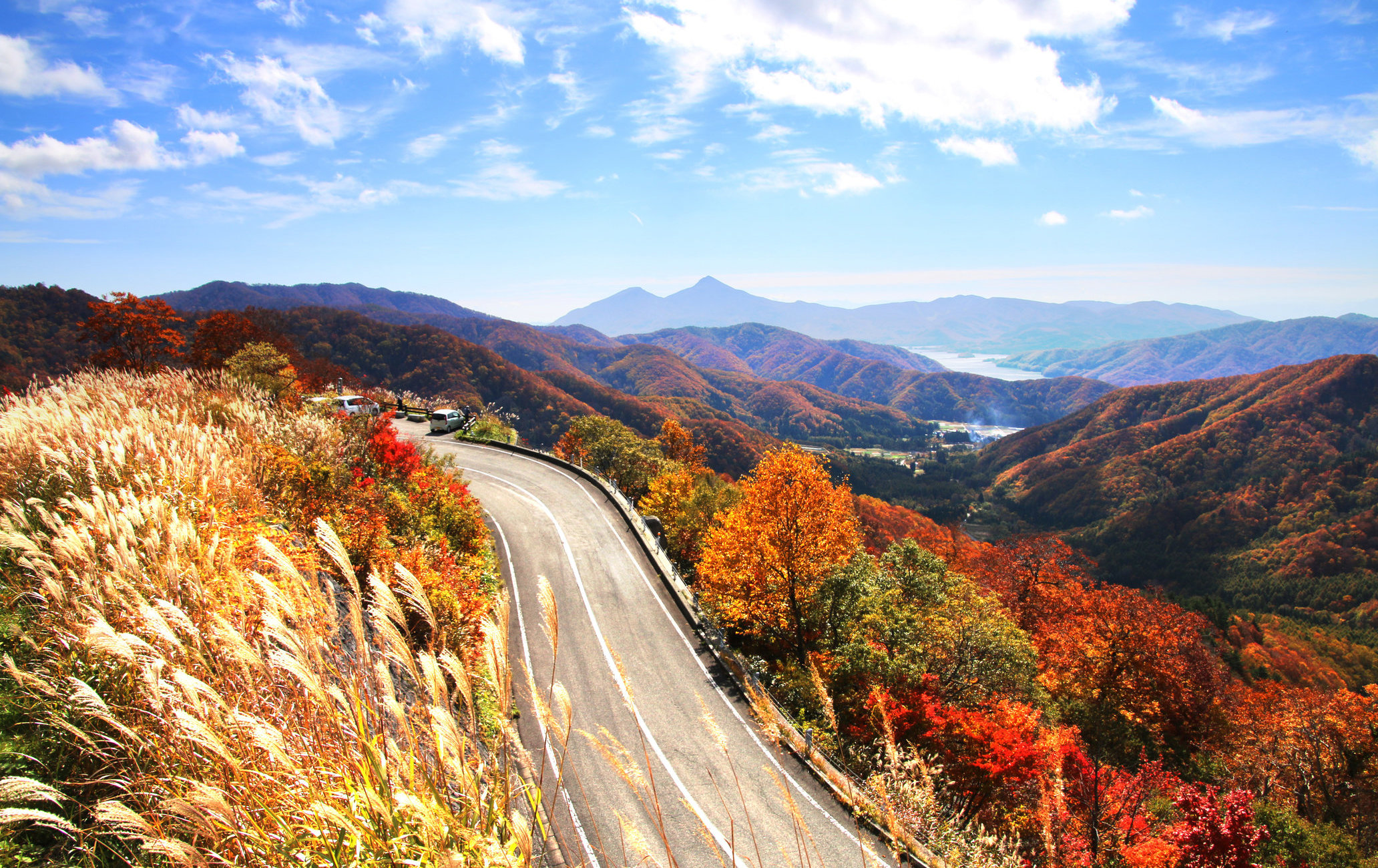 西吾妻天空谷紅葉