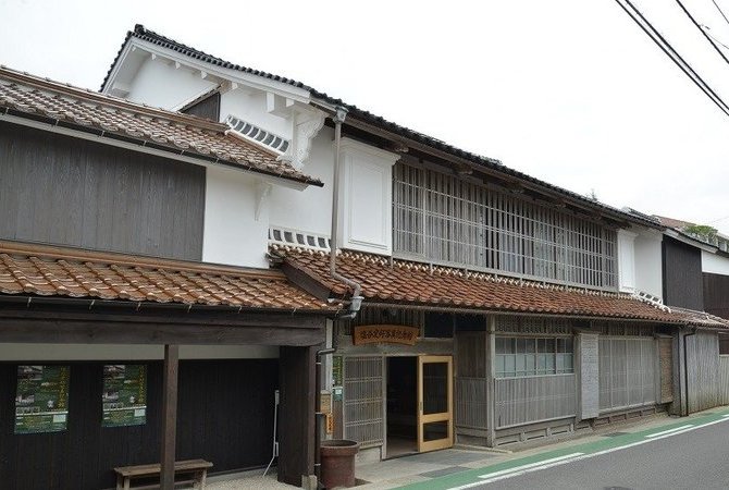 鹽谷定好寫真紀念館