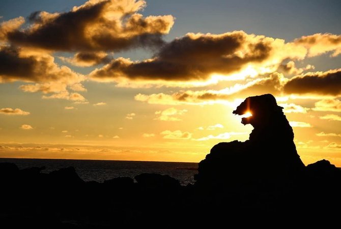男鹿半島哥吉拉巖
