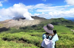 火山灰與杜鵑花：探索九州火山地貌中的蓬勃生機