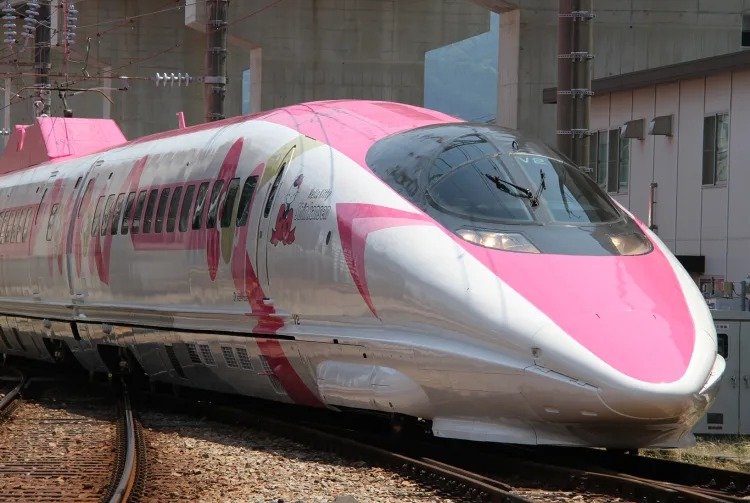 Hello Kitty 新干線（JR 西日本）