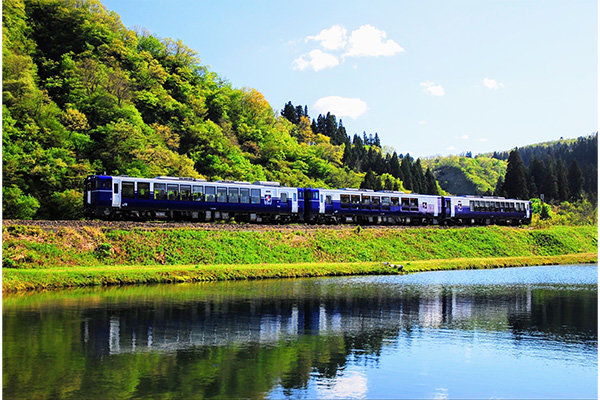 越乃 Shu＊Kura 號（JR 東日本）