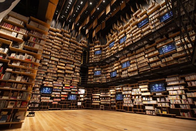 角川武藏野博物館和橫手市增田漫畫美術館以新視角帶您了解日本的流行文化和文學、藝術　　　　　　　　　　　　　　在現實世界中體驗奇妙夢幻的動漫冒險