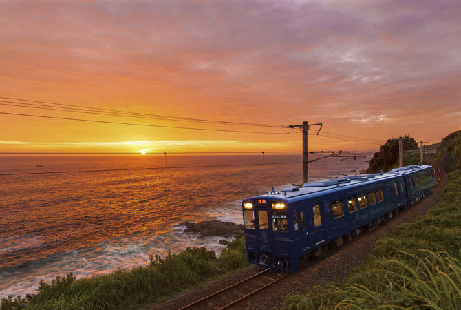 搭乘列車展開令人難忘的精彩旅程，探索了解九州的美景與佳肴